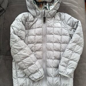 Northface toddler thermoball reservesable jacket